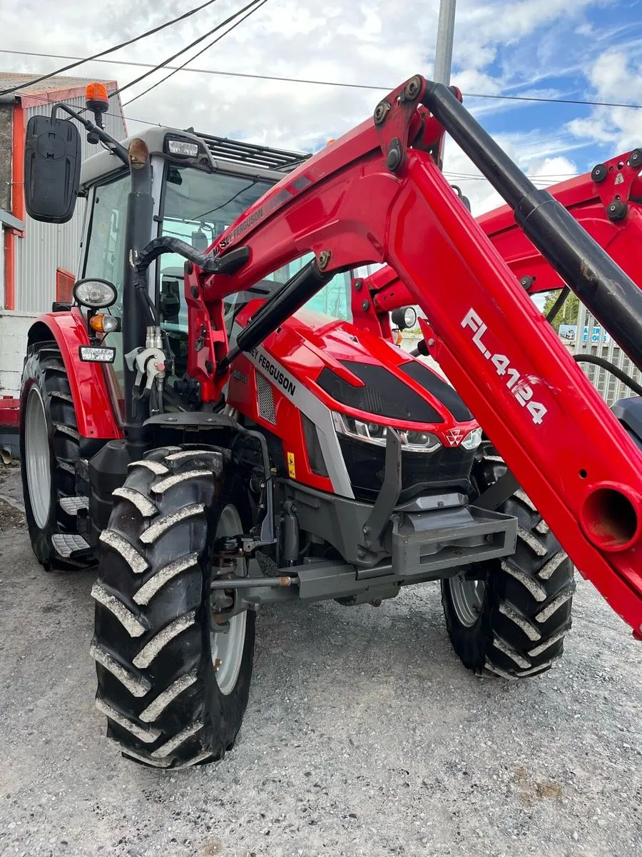 212 Massey Ferguson 5S.115 with FL4124 loader - Image 2
