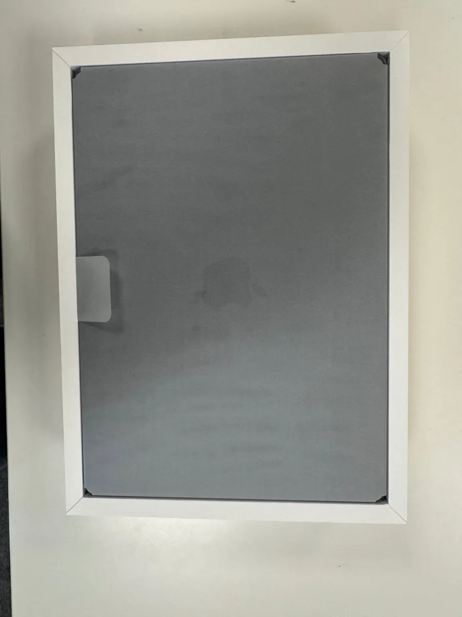 Apple MacBook M5” Pro 14” - Image 2