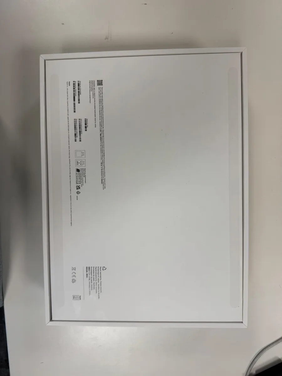 Apple MacBook M5” Pro 14” - Image 4