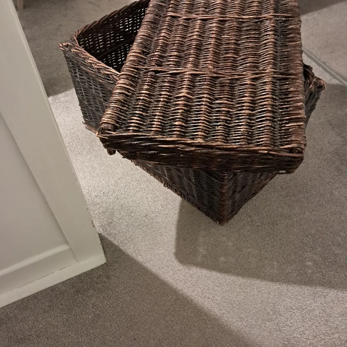 Wicker Basket with lid ideal for storage - Image 2