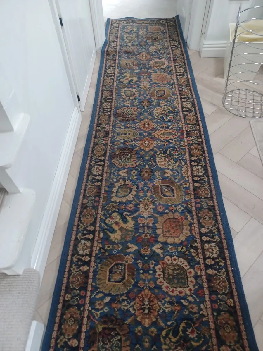 Runner Axministers 30" x 12ft - Image 1