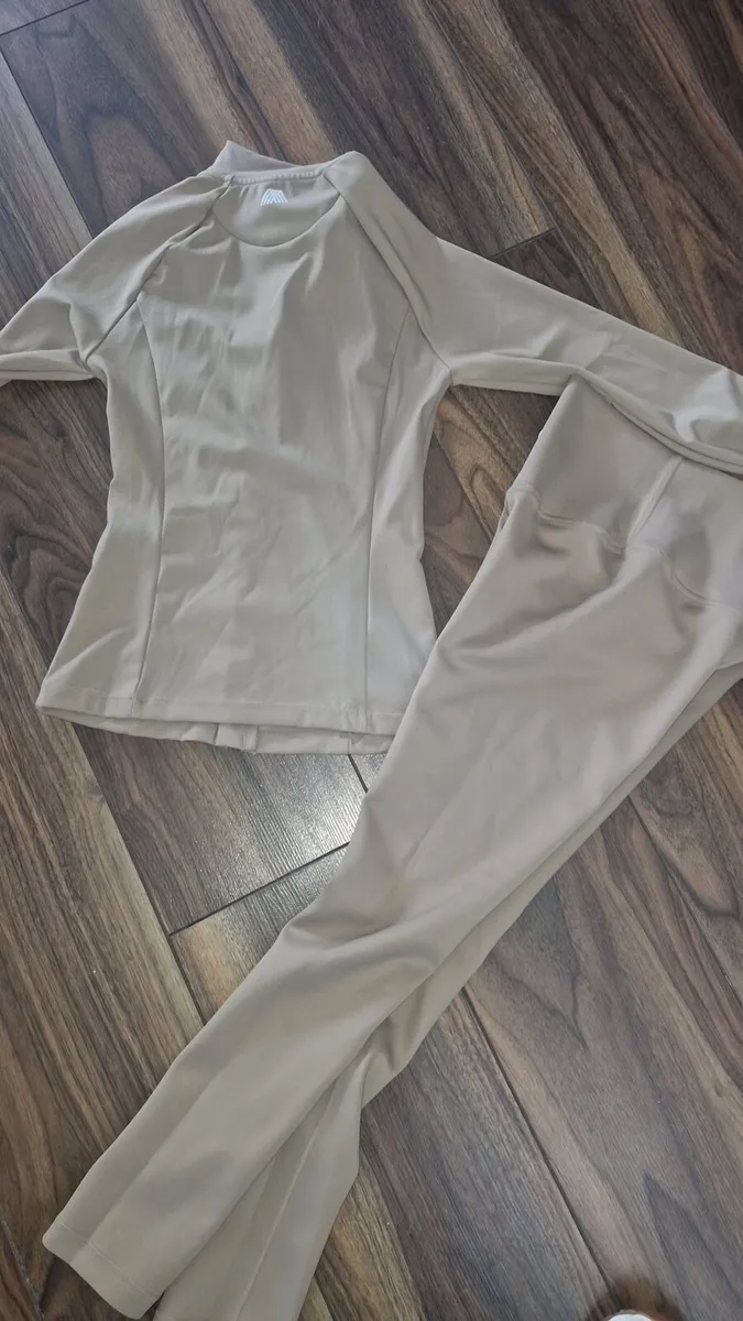 4th Arq tracksuit set - Image 4