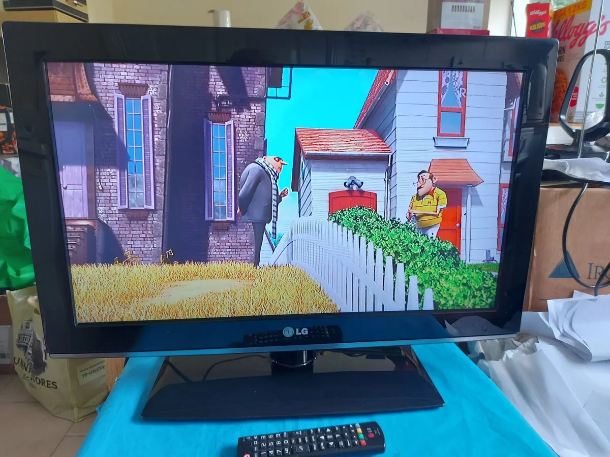 LG 26" TV - Image 1