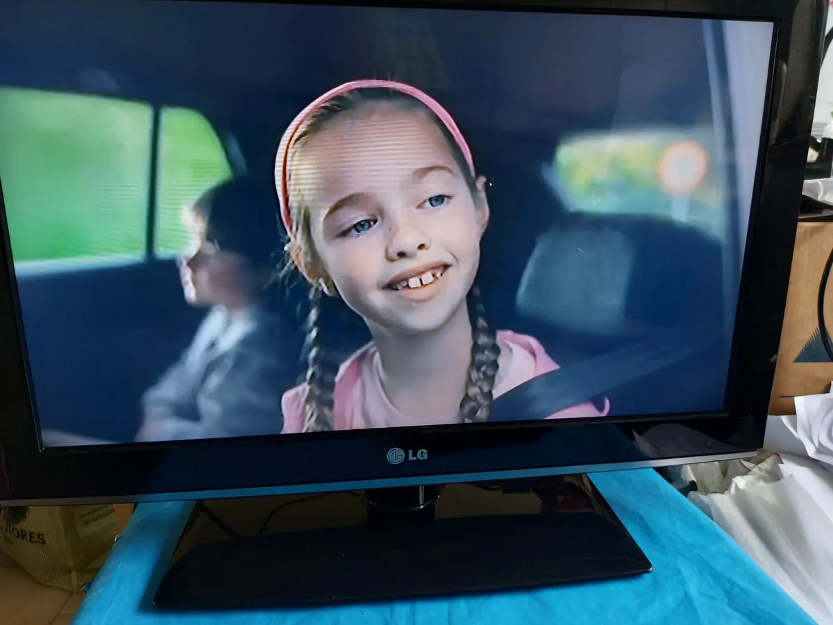 LG 26" TV - Image 2