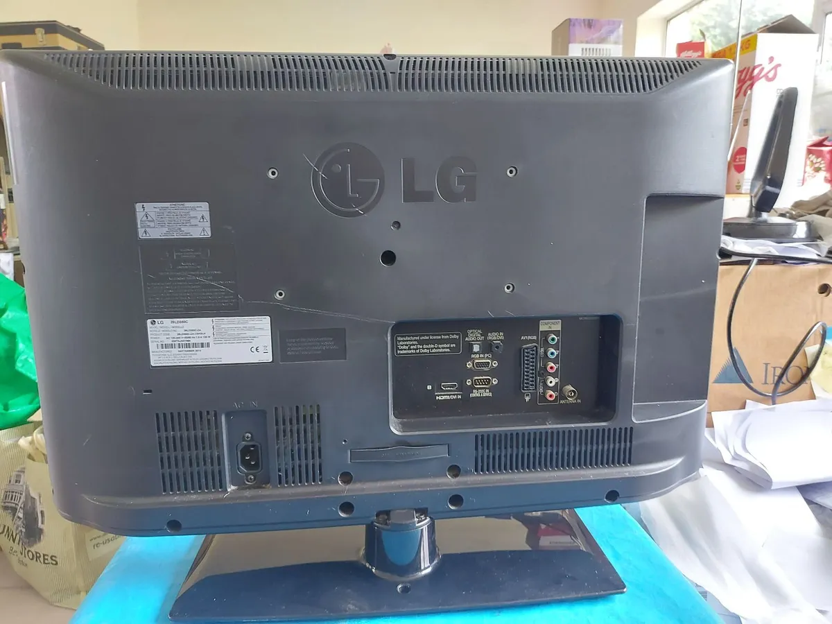 LG 26" TV - Image 3