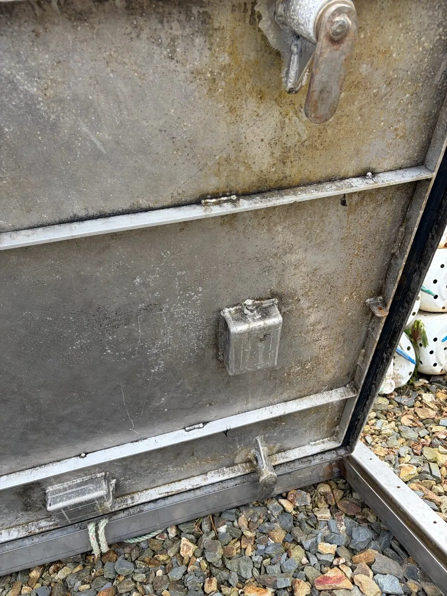 flush hatch/ jabsco deck wash - Image 4