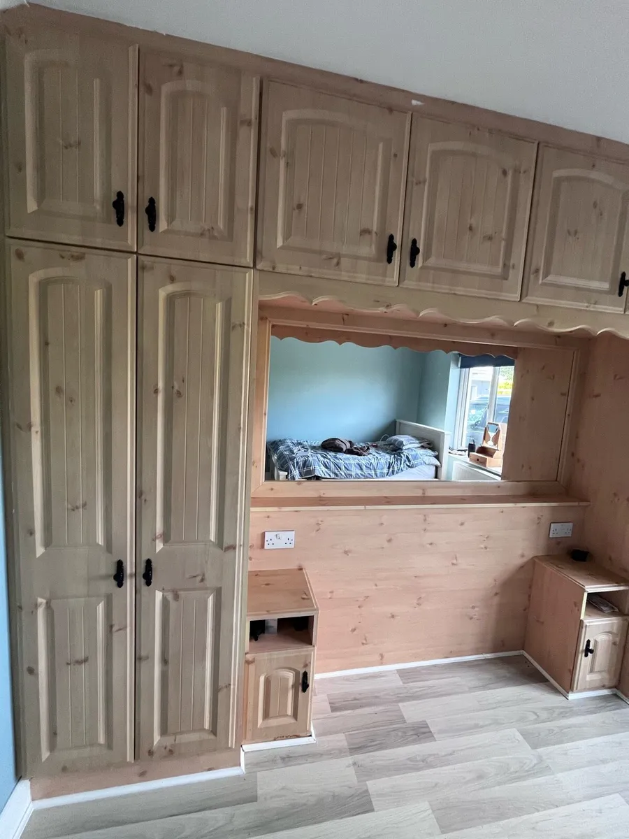 Bedroom wardrobe - Image 2