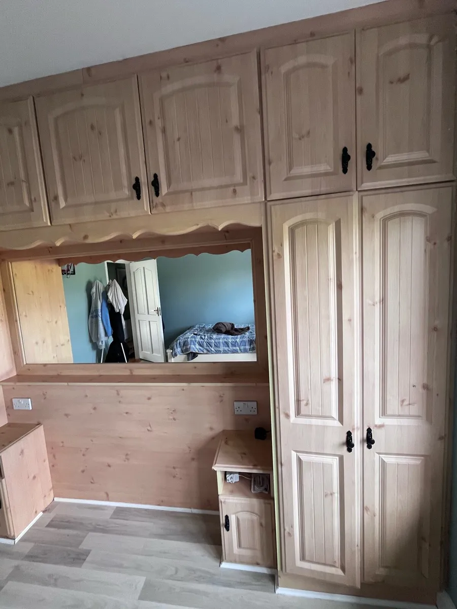 Bedroom wardrobe - Image 3