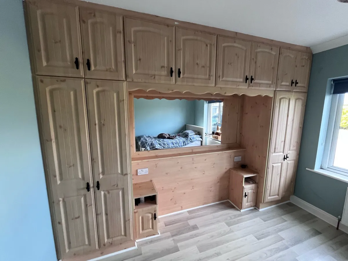 Bedroom wardrobe - Image 1