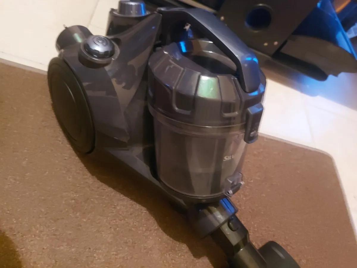Silvercrest Cyclone Vacuum Cleaner, Model No. HG11 - Image 4