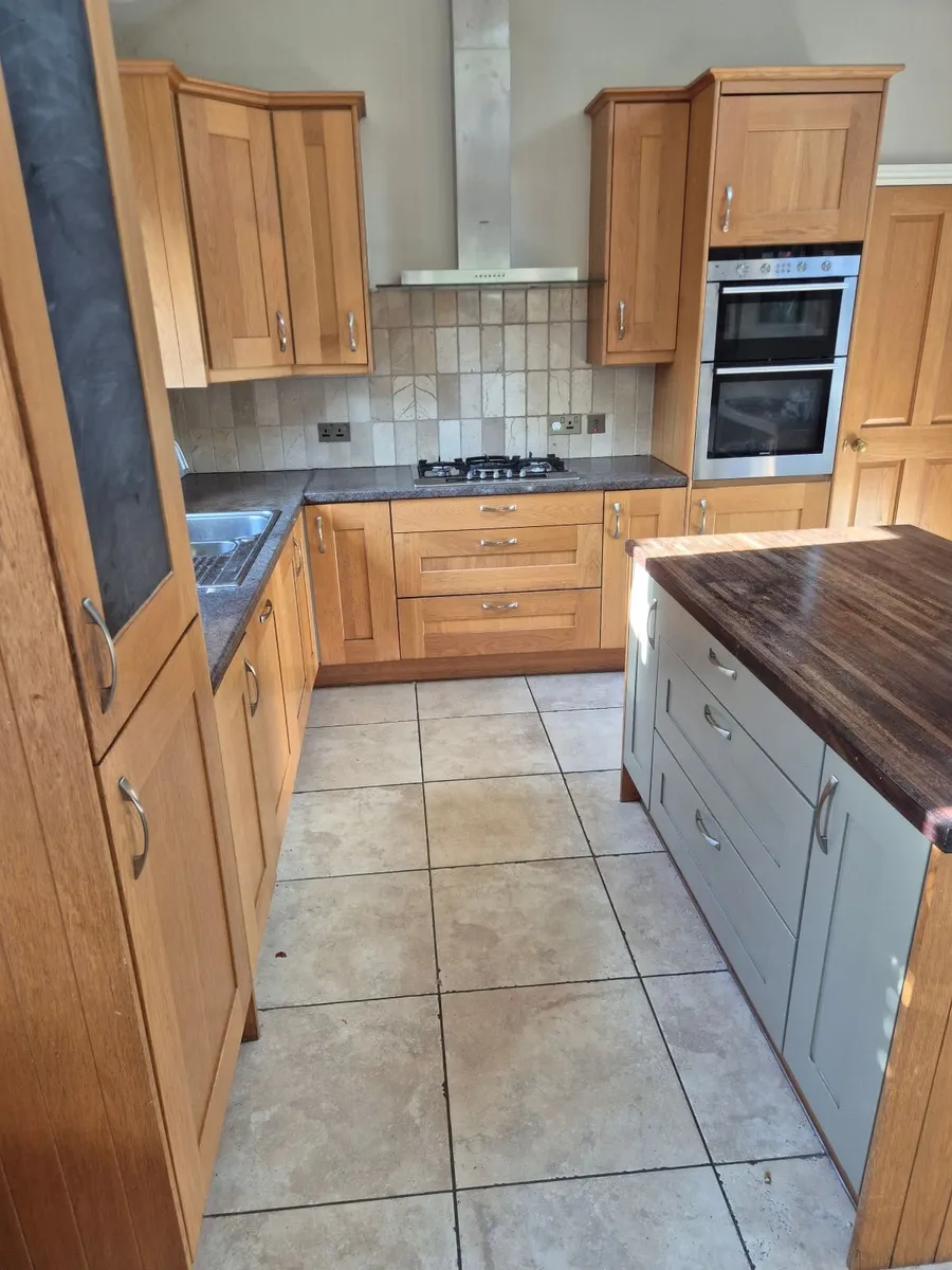 Kitchen - Oak doors with Panga Panga worktop - Image 2