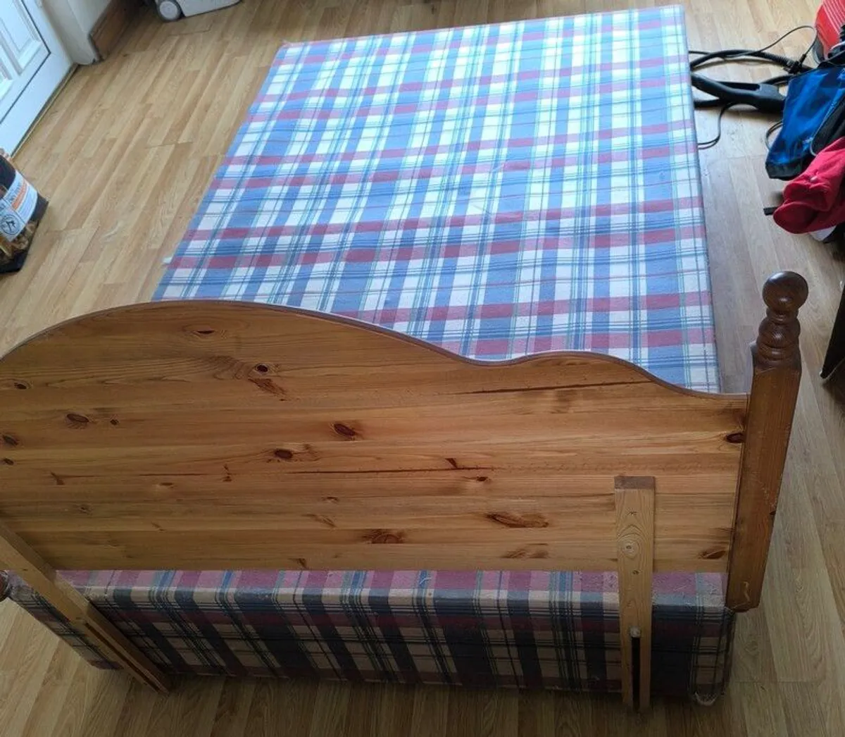 4ft bed base + headboard - Image 2