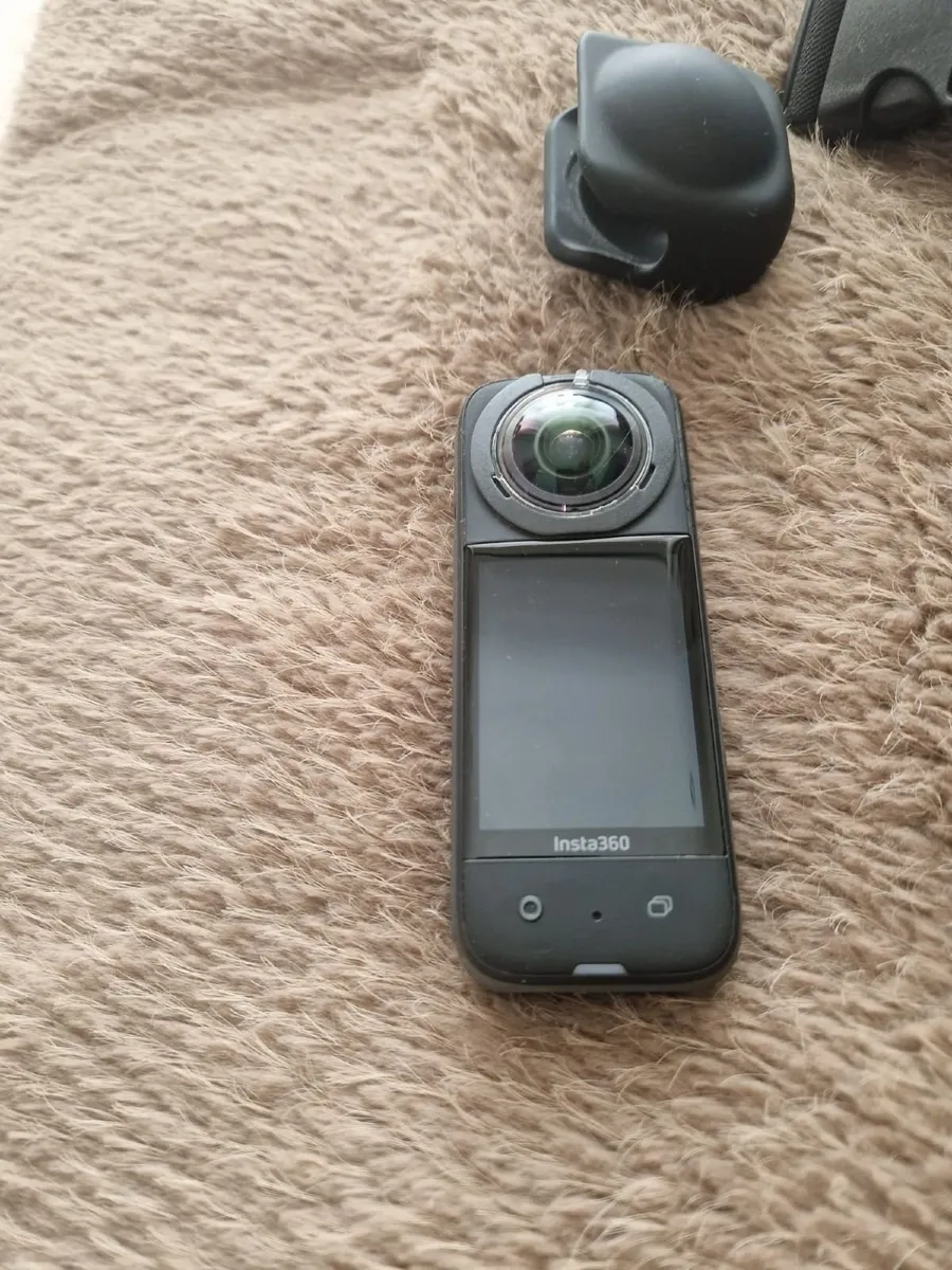 Insta 360 x3  ,Garmin virb - Image 1