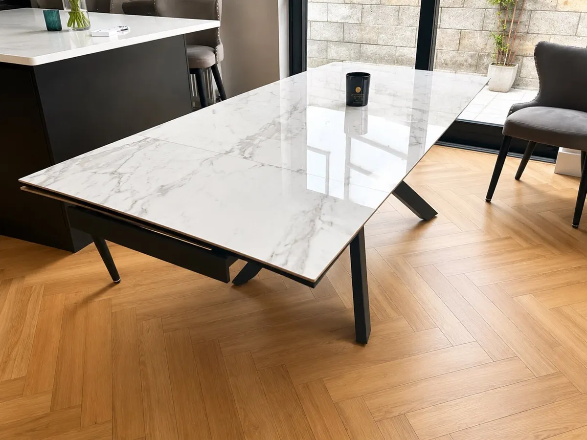 Ceramic dining table - Image 1