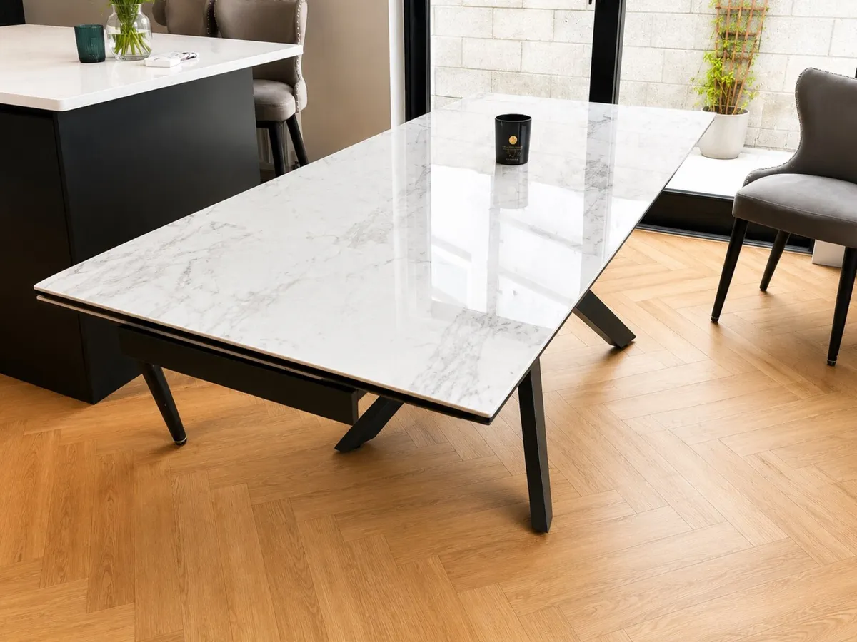 Ceramic dining table - Image 2