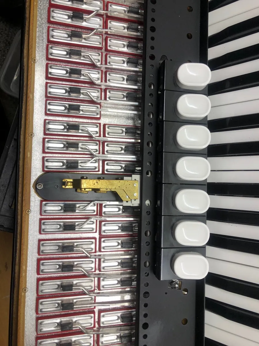 Accordion Hohner student In excellent condition - Image 4