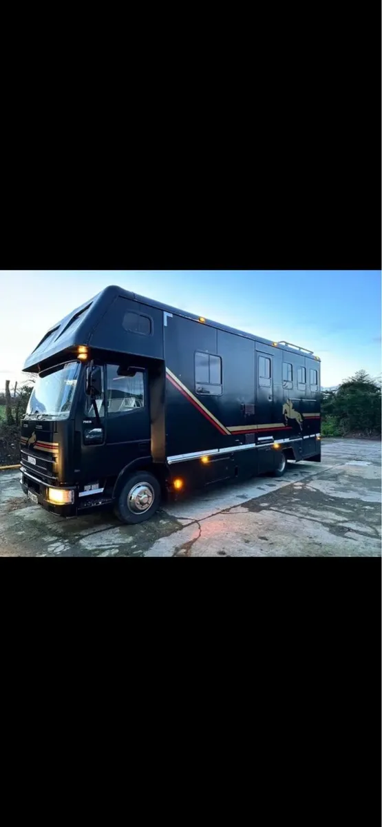 Horse lorry - Image 1