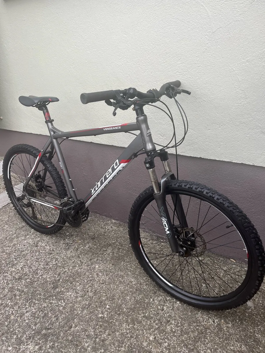 Carrera Vengance mountain bike. - Image 2