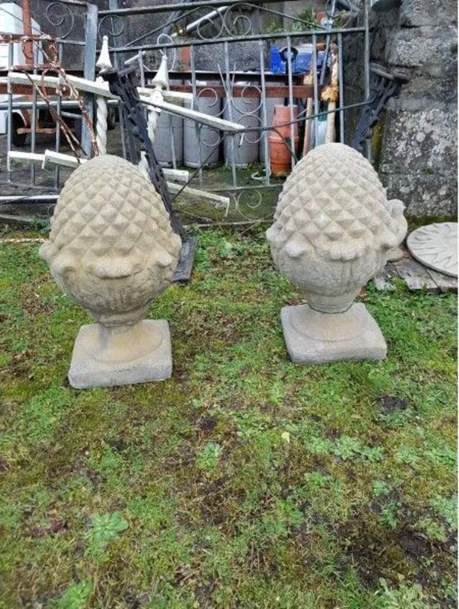 Pineapple Piers EG016 - Image 1