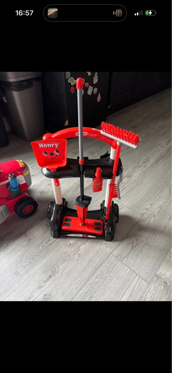 Henry Hoover cleaning set