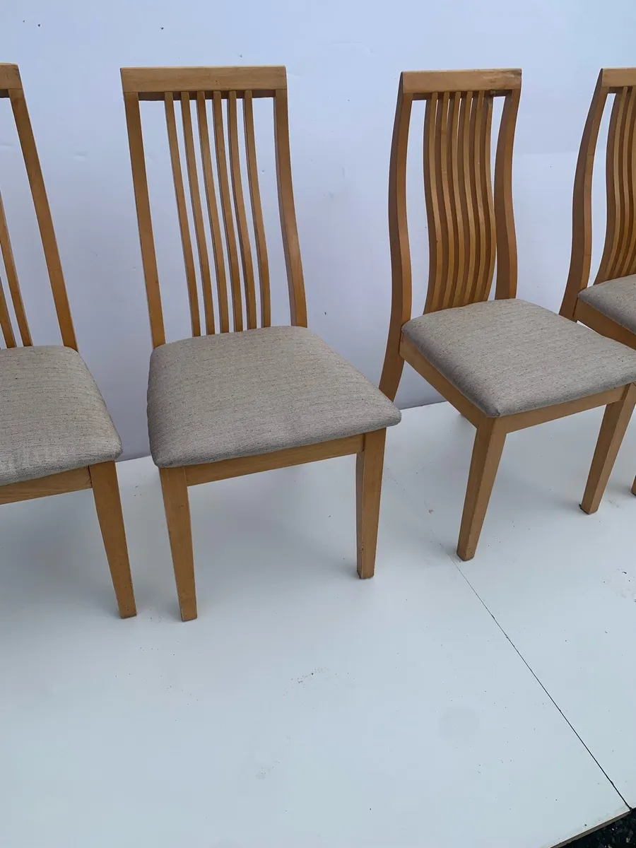 Four chairs - Image 3