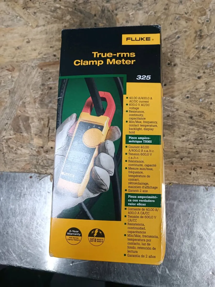 Fluke 325 clamp meter. Brand new