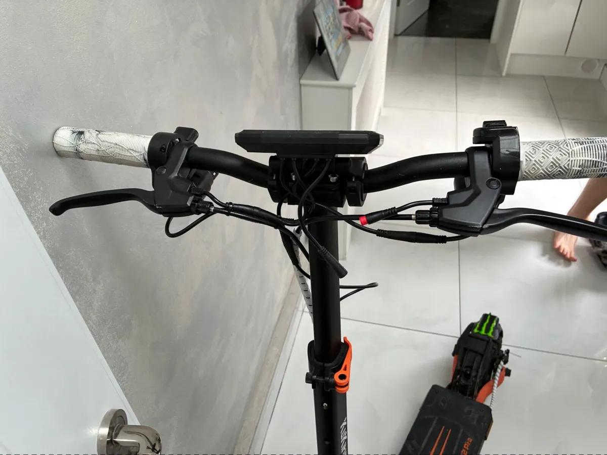 Kukirin g2 pro scooter - Image 1