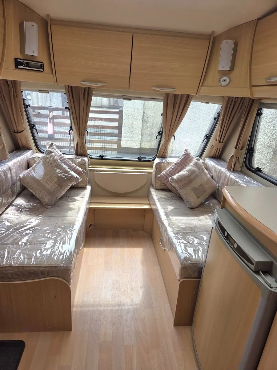 Abbey vogue fixed bed 4 berth caravan - Image 3