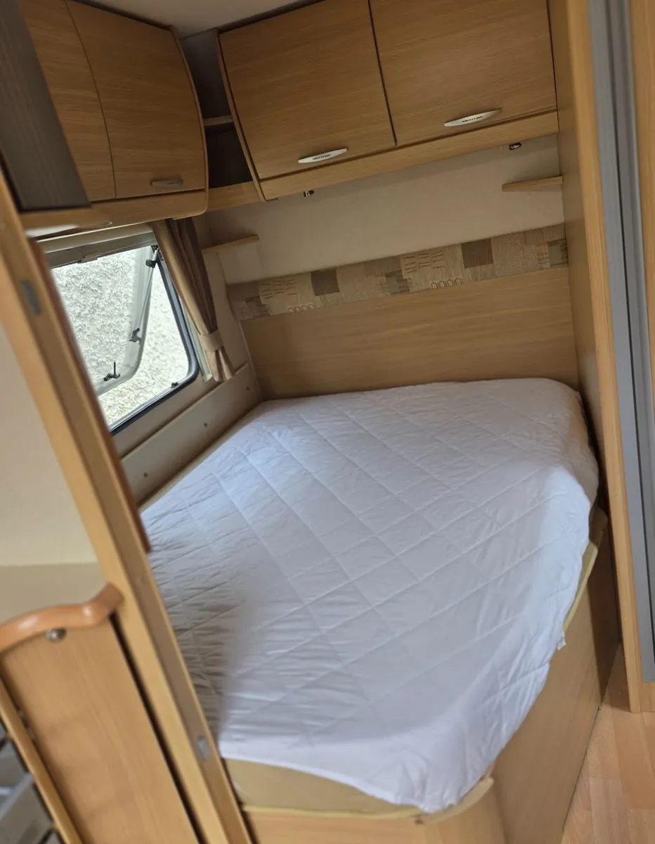 Abbey vogue fixed bed 4 berth caravan - Image 4