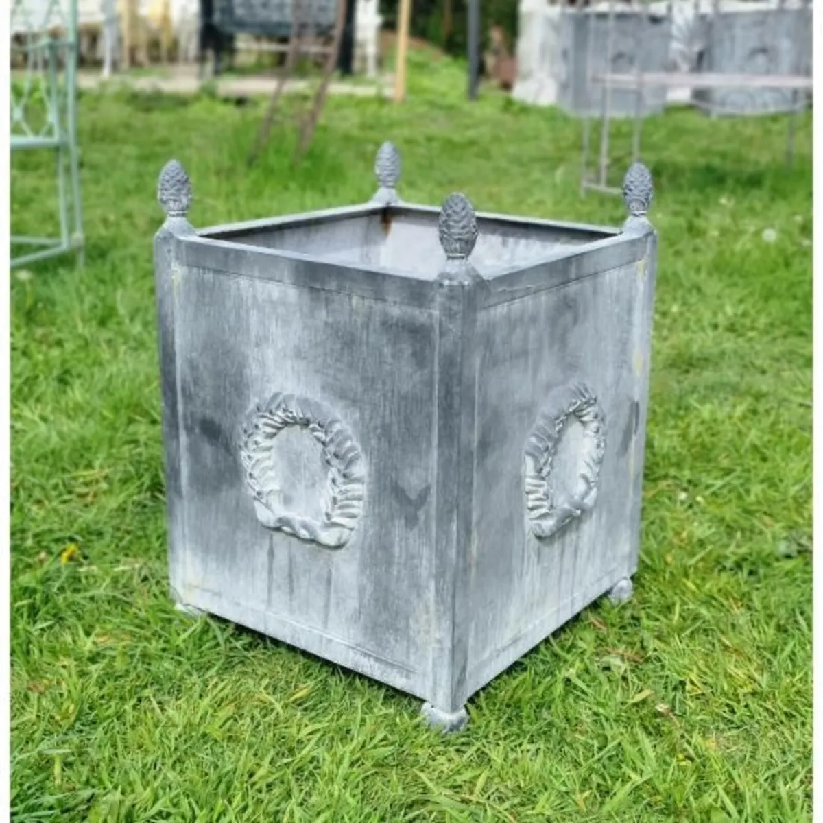 Steel Box Planter Medium CH R S410B - Image 1