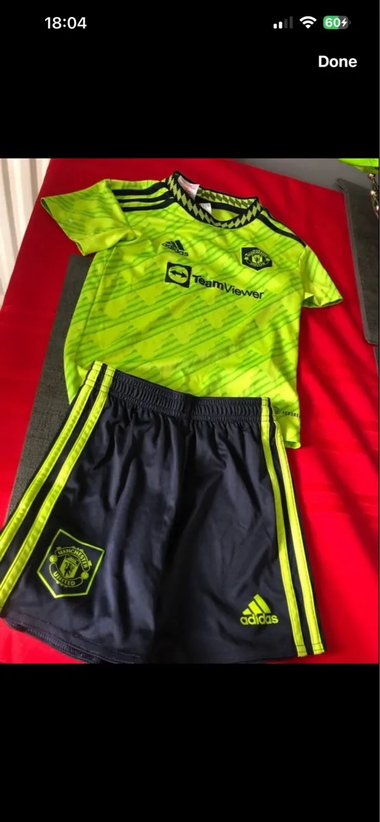Boys Manchester United suit age 4/5 €10 - Image 1