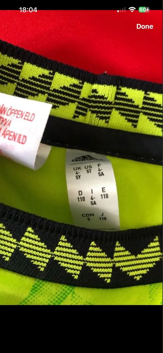Boys Manchester United suit age 4/5 €10 - Image 3