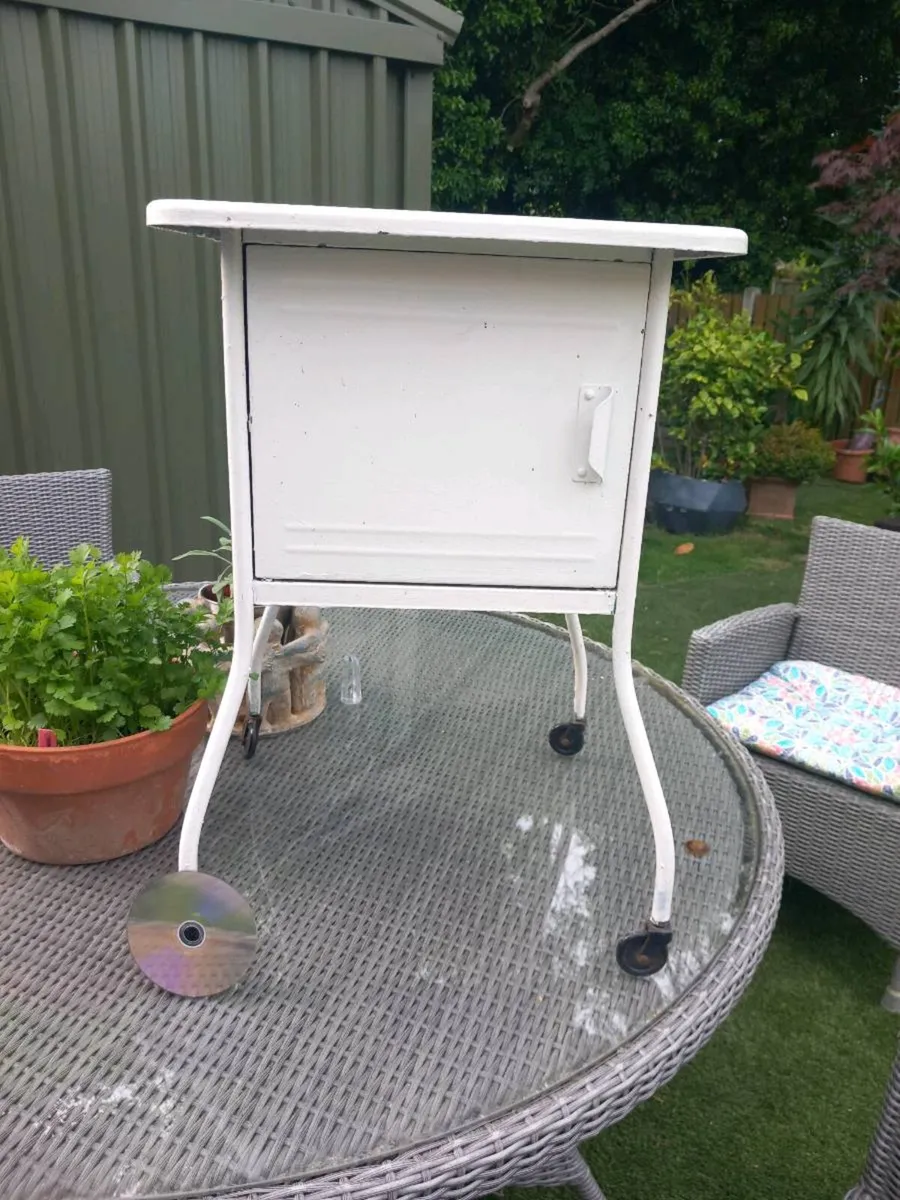 Metal side cabinet, painted white. D18 - Image 4