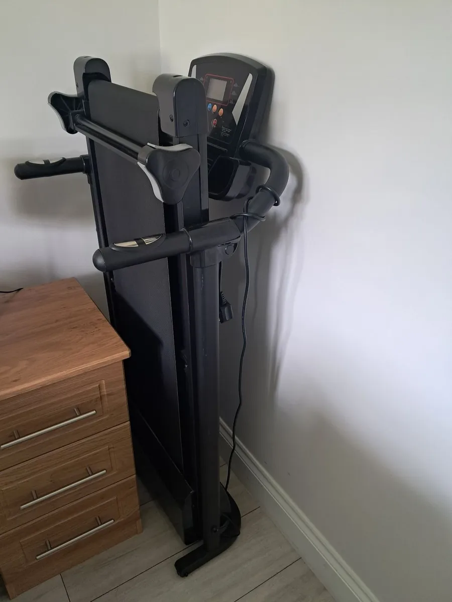Powertrack 500 Treadmill - Image 1