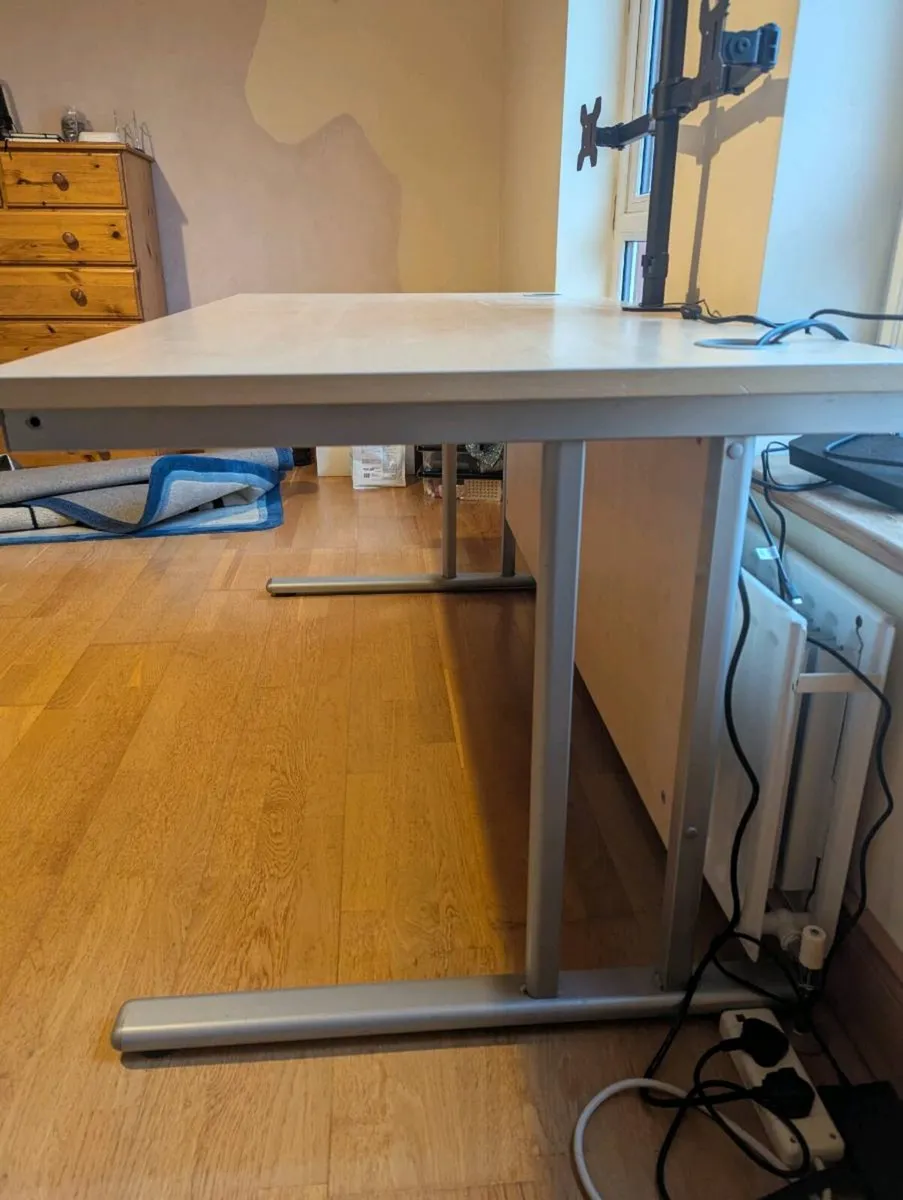 Great Office Desk - Image 2
