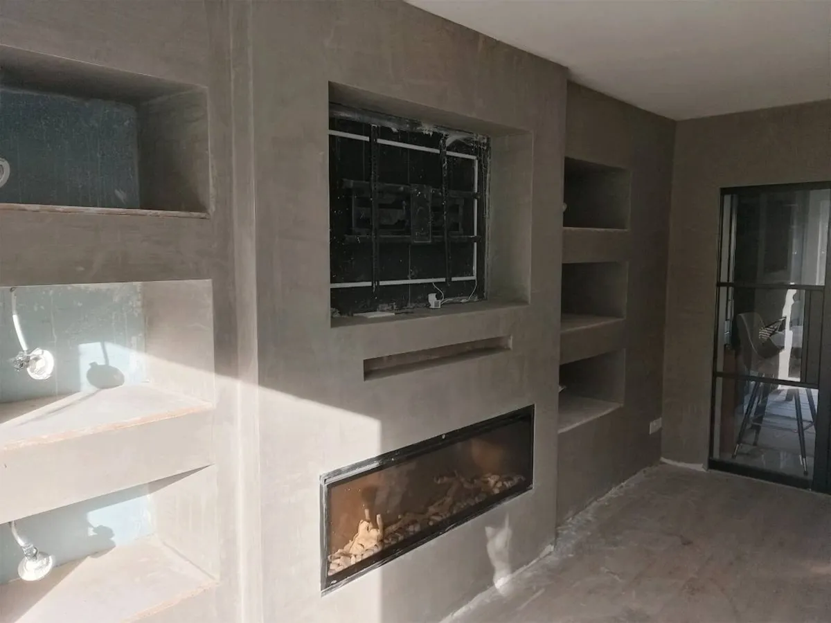 Plasterer - Image 3