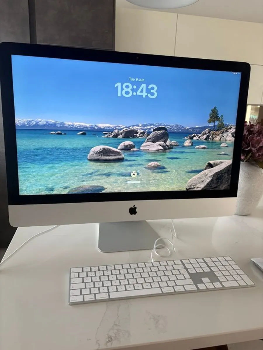 Apple iMac 27 inch Retina 5K. Like New Never Used - Image 1