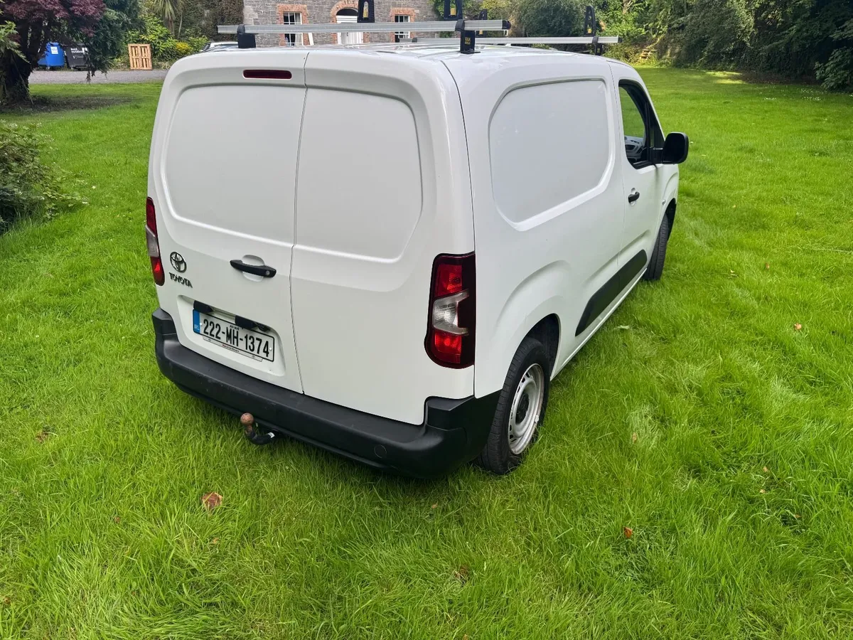 2022 Toyota Proace City 1.5 Diesel, 3 Seater - Image 4