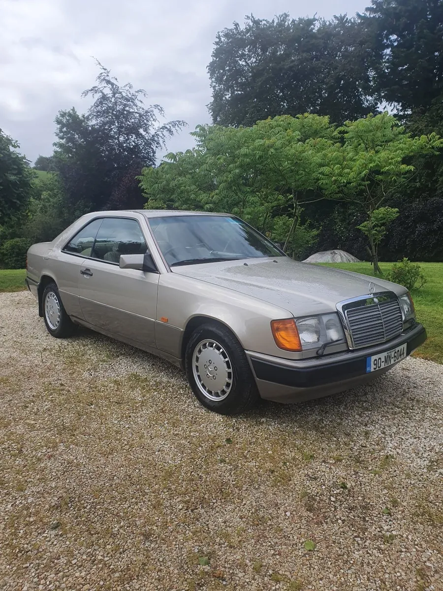Mercedes-Benz (C124) 300CE 1990 - Image 4