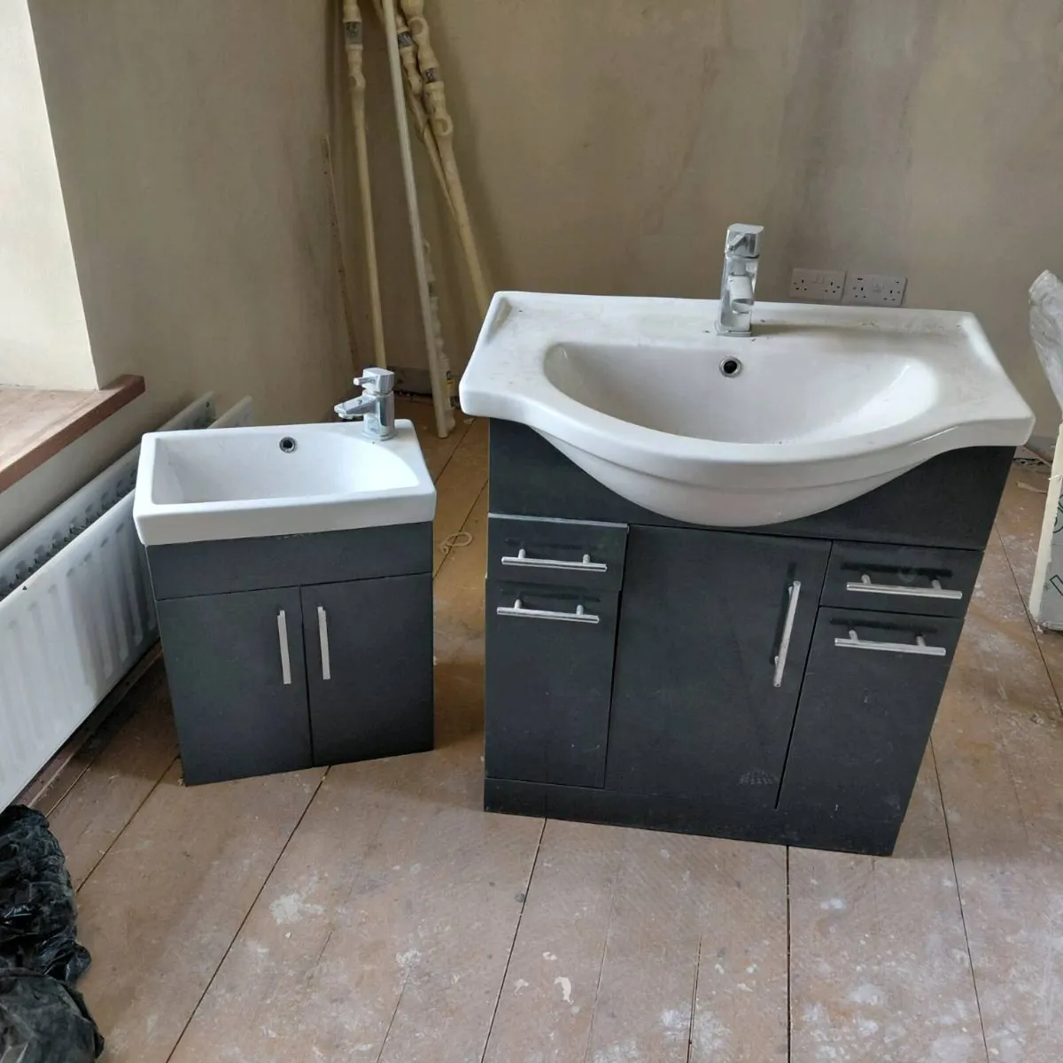 Bathroom units - Image 1