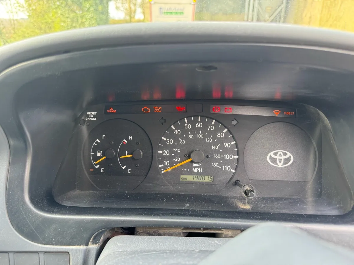 Toyota Hiace - Image 4
