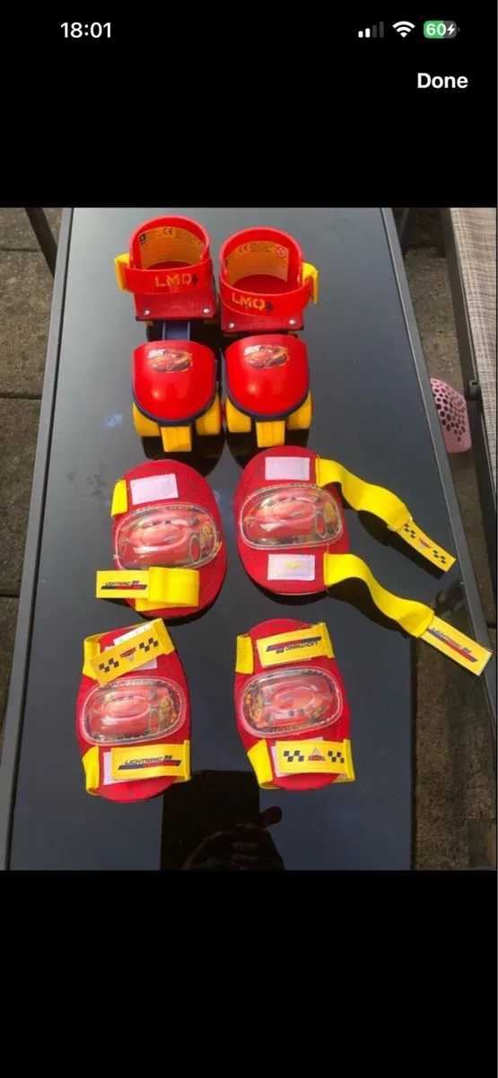 Child’s skates set €10 - Image 2