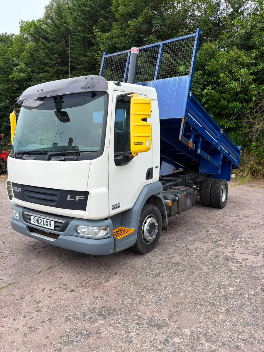 2012 DAF LF45/210 Tipper - Image 1