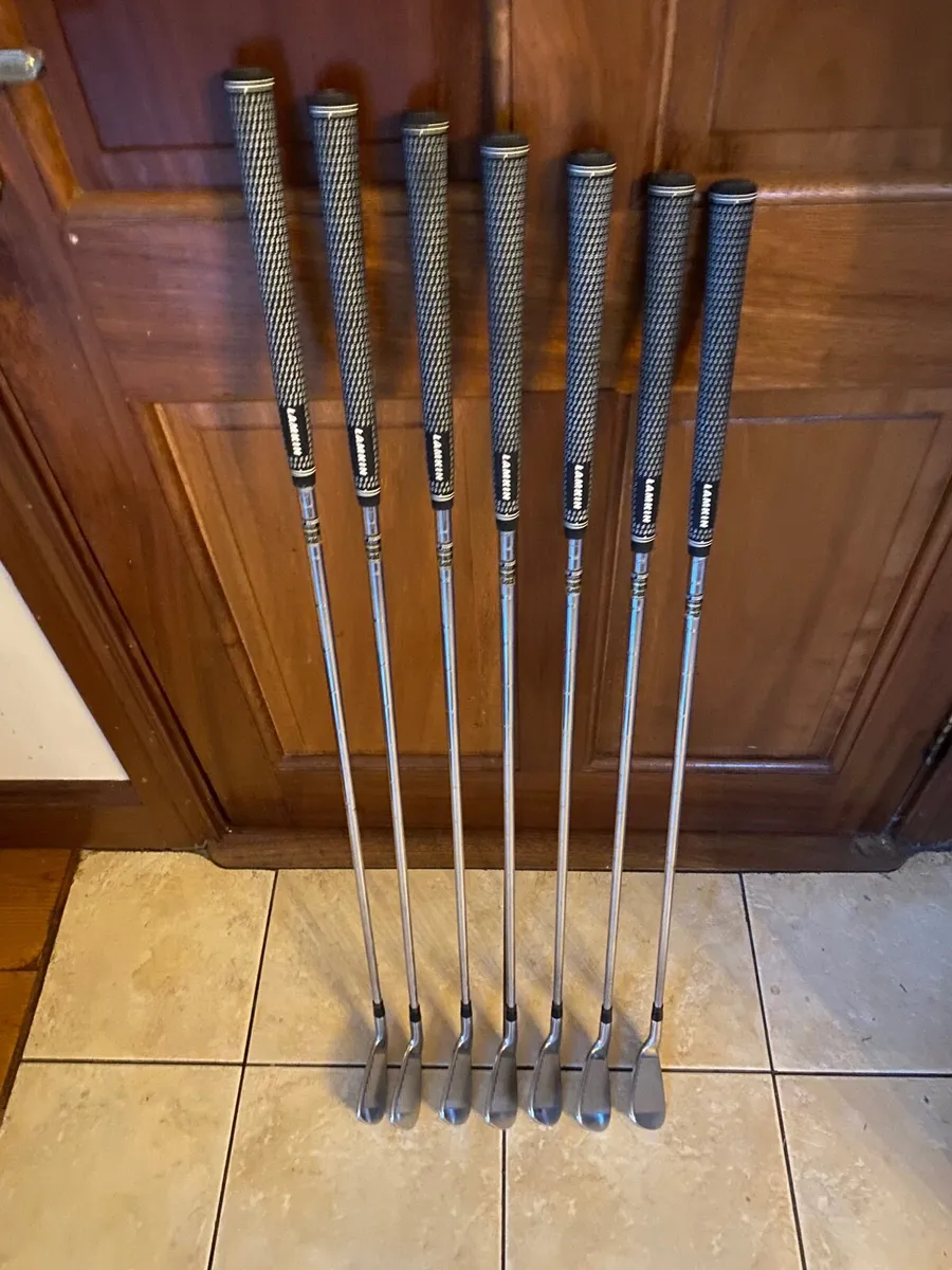 Taylormade Tour Preferred 4-PW  Forged Irons Stiff - Image 1