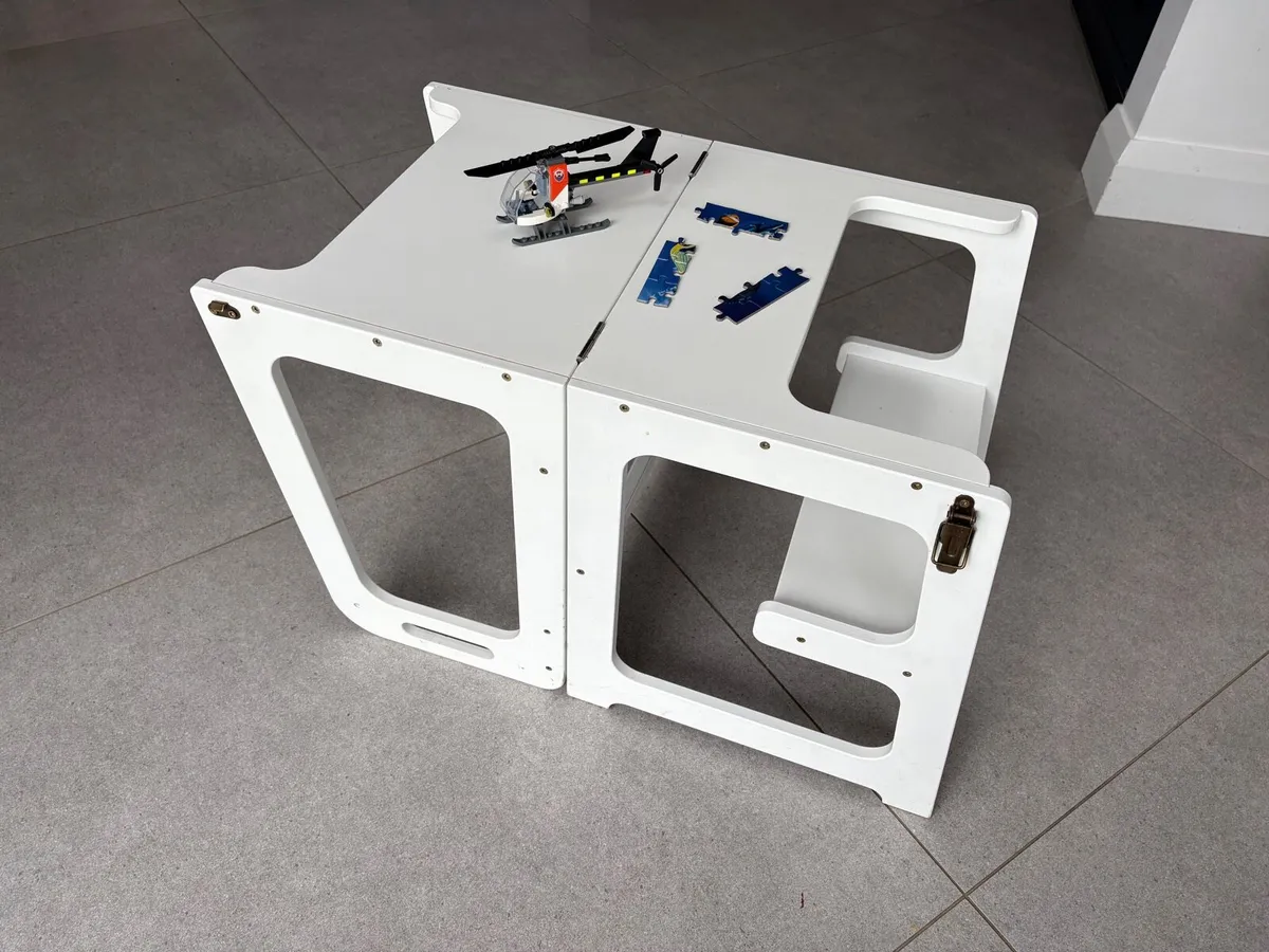 White wooden step stool for kids - Image 2