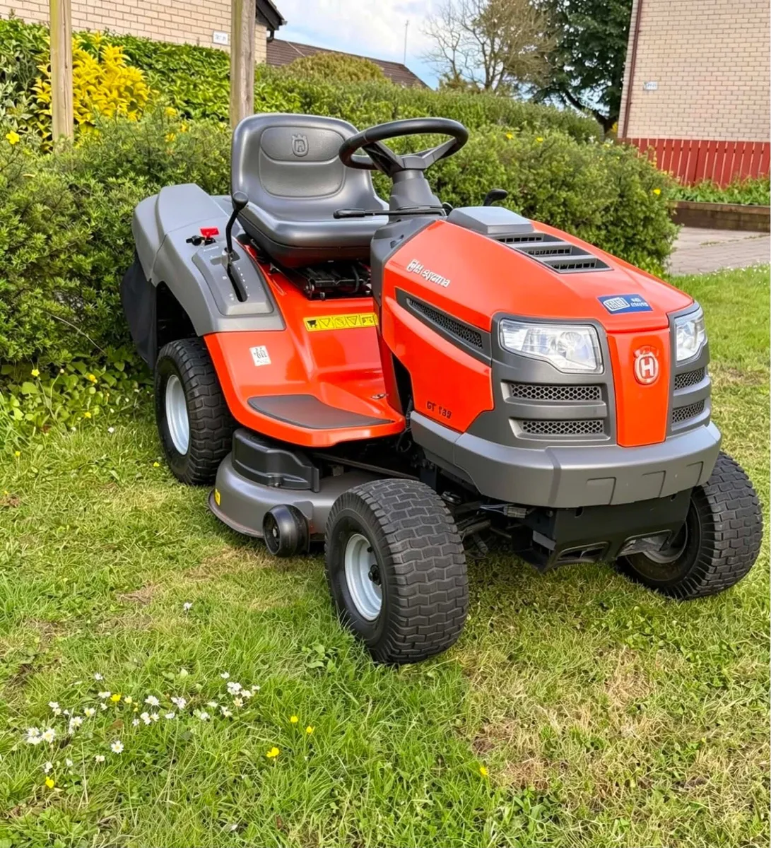 Husqvarna ride on lawnmower - Image 2