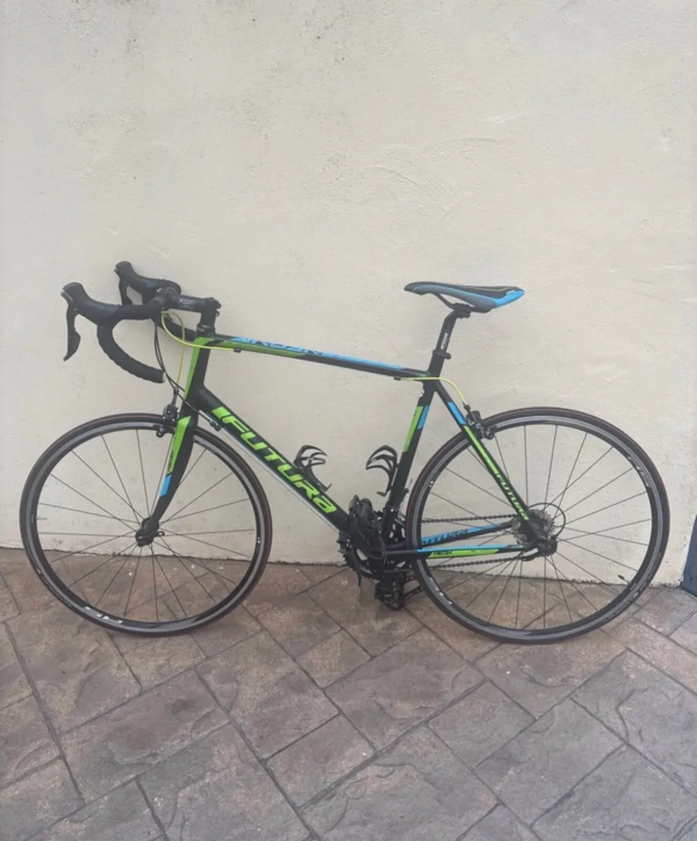 Racing bike - Image 1