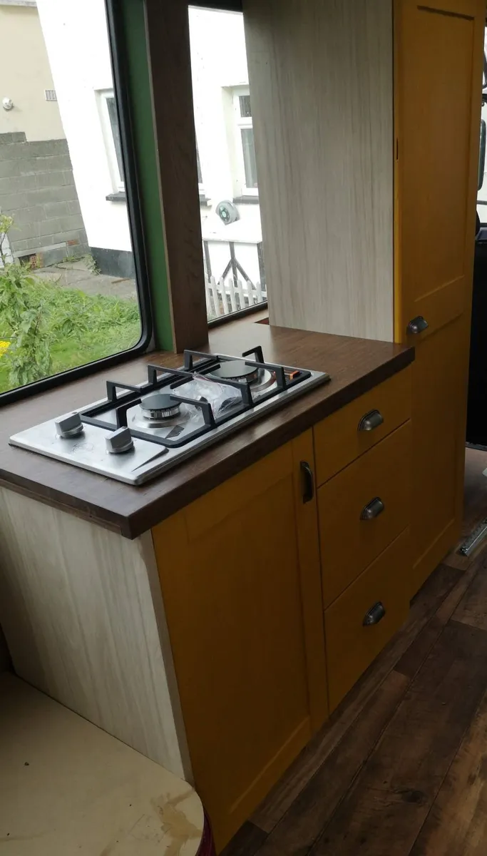 Campervan Mercedes Vario 814 - Image 3