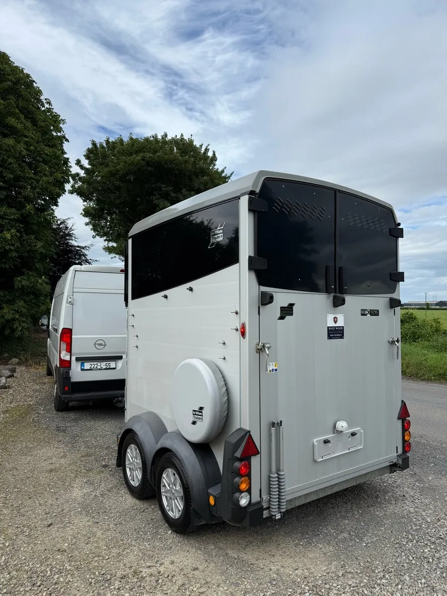 Ifor William 506 horse box - Image 3