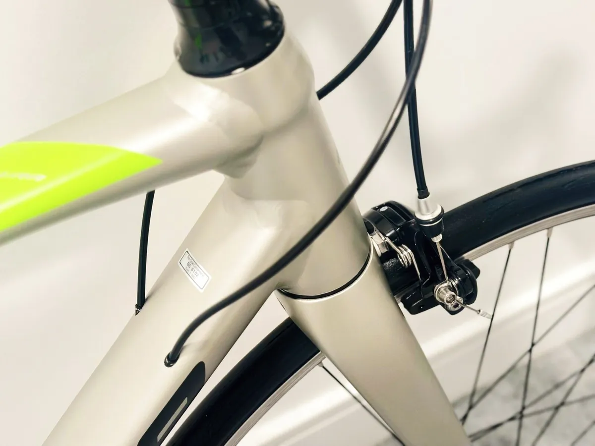 Merida Road Bike size S/M - Image 4